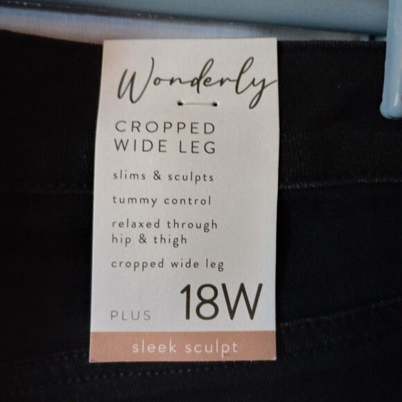 Wonderly Women's Plus Size Wide Leg Cropped Black Jeans 18W NWT Raw Hem - Picture 3 of 11